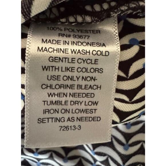 Worthington Women’s Blouse 2X Black White Blue Geometric Print V-Neck Top - Picture 6 of 9
